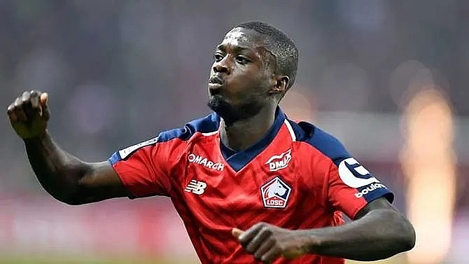 arsenal sign lille winger nicolas pepe for club record fee