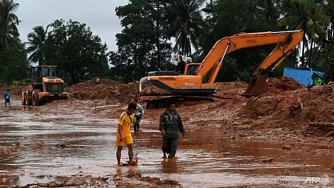 everything is gone 41 dead dozens missing after myanmar landslide