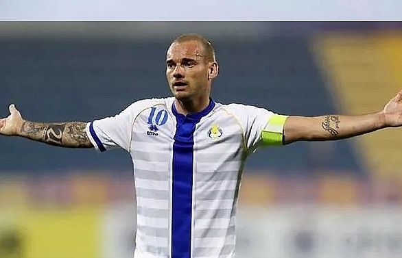 dutch hero sneijder announces retirement