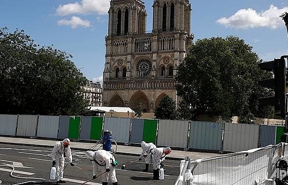 Notre-Dame works resume in Paris after lead scare