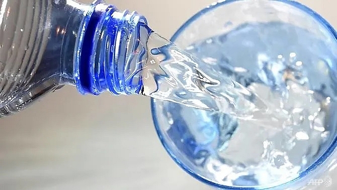 plastic particles in drinking water present low risk world health organisation