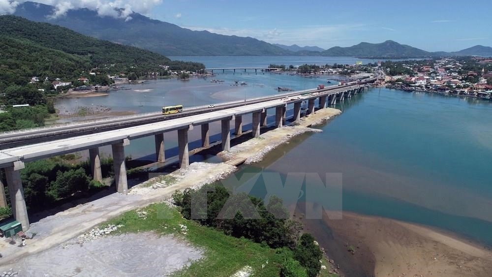 hai van tunnel 2 project to be completed in 2020