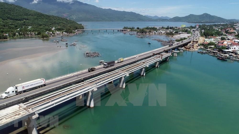 hai van tunnel 2 project to be completed in 2020