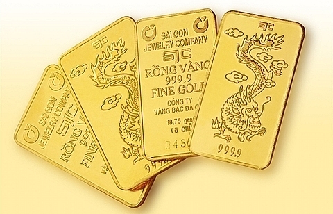 Local gold price hits seven-year peak amid trade tensions