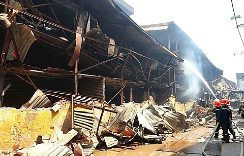 VN-Index down, blaze burns Rang Dong shares