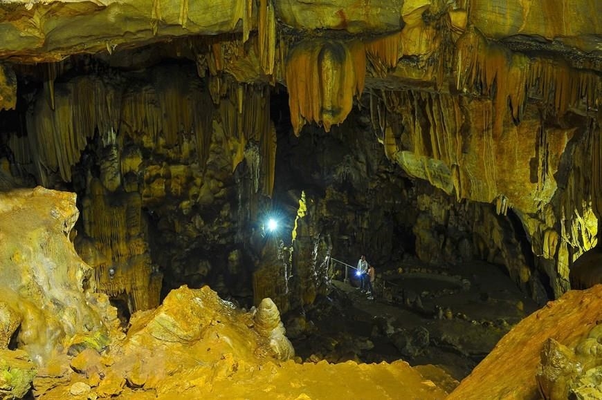 van trinh cave in ninh binh province
