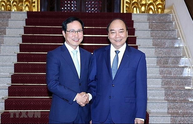 PM commits further support to Samsung Vietnam