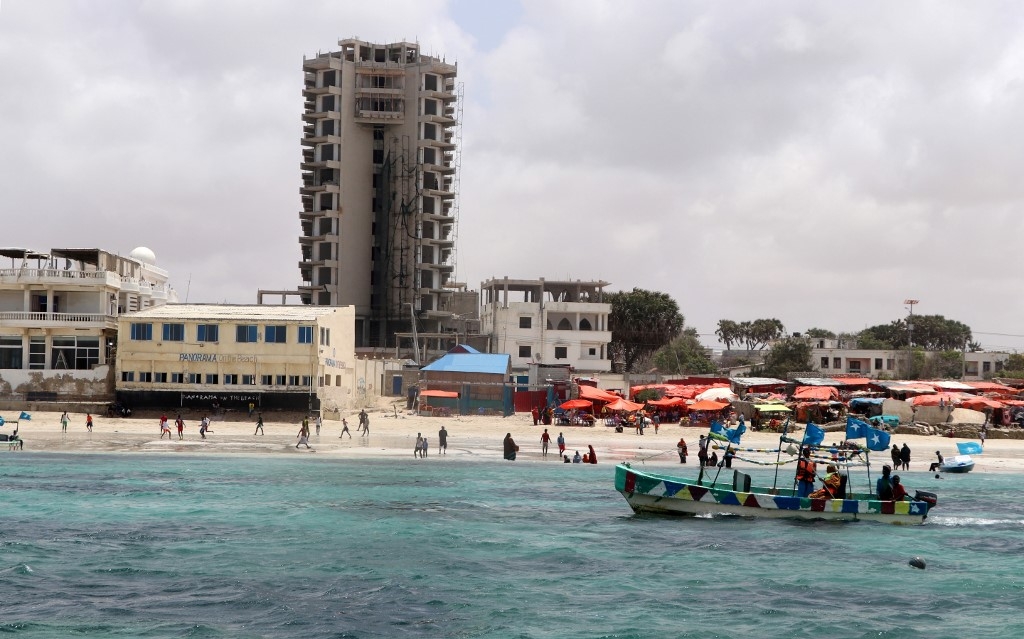 11 killed in somali hotel attack claimed by al shabaab