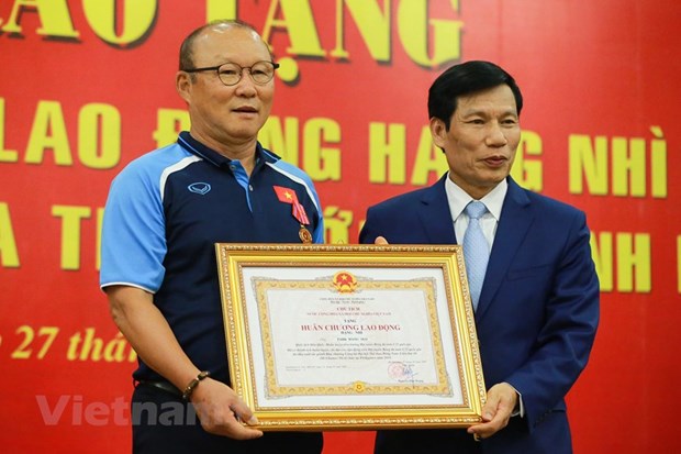 football coach park hang seo honoured with second class labour order
