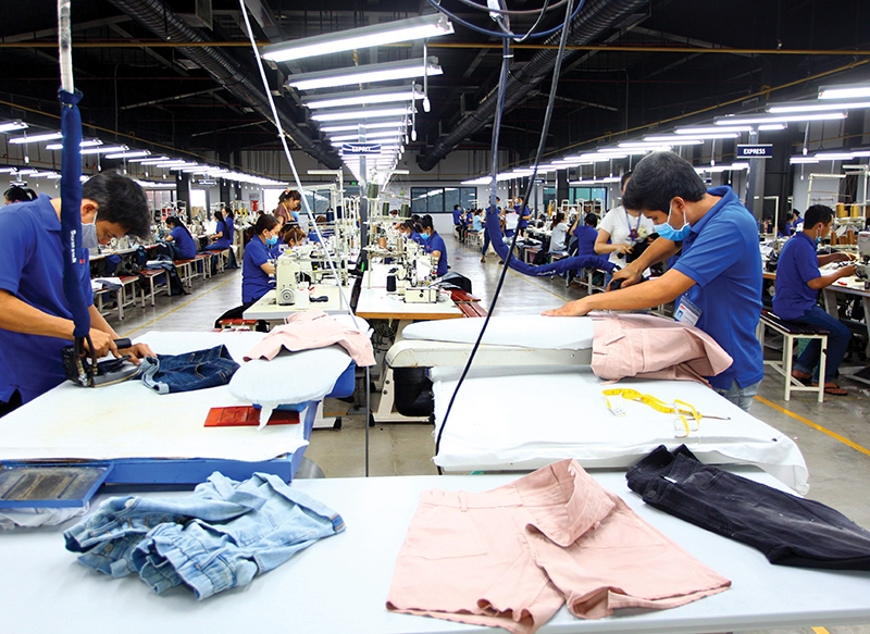 Garments and textiles are among key exports from Vietnam to the US market, with the total turnover of billions of US dollars each year, Photo Le Toan
