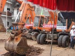Building machinery sales plummet