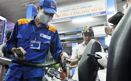 Ministry maintains fuel prices, cuts import taxes