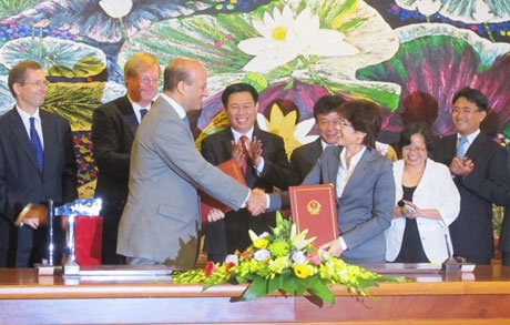 Vietnam Securities Depository and Standard Chartered sign MoU