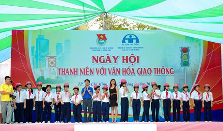 Sophie Paris Vietnam donates helmets to Vietnamese children | Corporate ...
