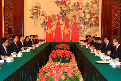 vietnamese chinese pms talk ties