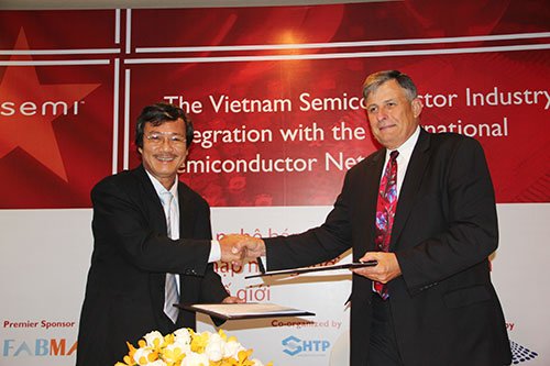 hcmc seeks intl cooperation for chip industry