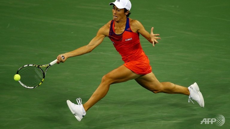 schiavone through in seoul as seeds tumble