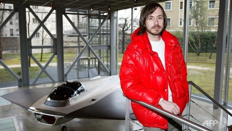 apple recruits renowned designer marc newson