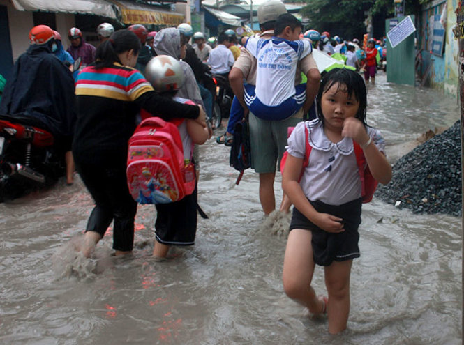 downpours submerge southern vietnamese localities some areas under 15m of water