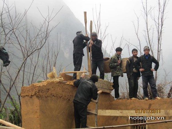 Ha Giang, Pu Peo, build houses