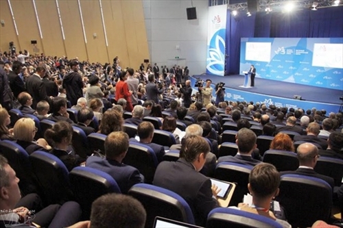 vietnam attends eastern economic forum in russia