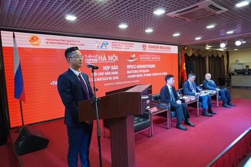 ha noi seeks to boost investment trade ties with moscow