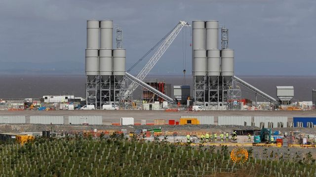 britain approves hinkley point nuclear deal