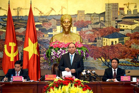 pm works with hai phong local leaders