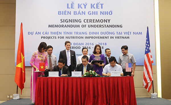 moh and abbott sign strategic partnership to improve vietnams nutrition status