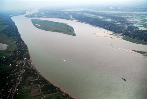 mekong delta islets losing farmland to serious erosion