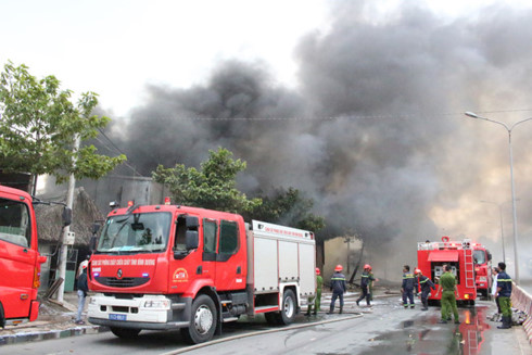 massive fire destroys foam factory in southern vietnam