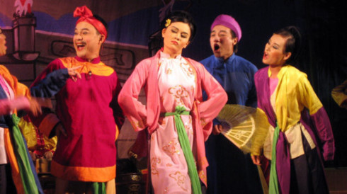 cheo performances become hanoians weekend amusement