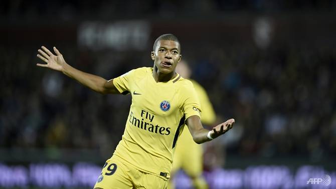 Kylian Mbappe, Neymar strike as PSG beat 10-man Metz 5-1