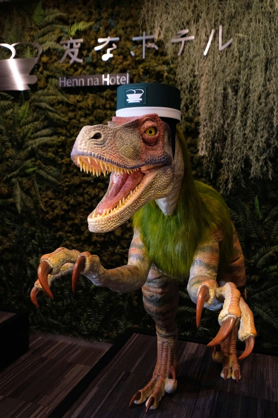 robotel japan hotel staffed by robot dinosaurs
