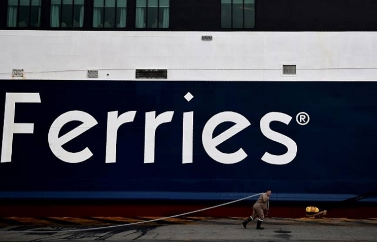 Tourists stranded as seamen extend Greek ferry strike