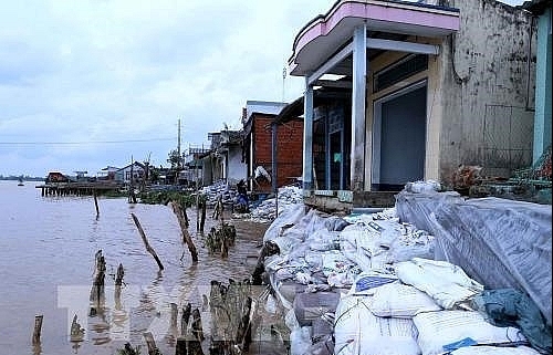 Can Tho faces landslide threats, to relocate 9,400 households along rivers, canals