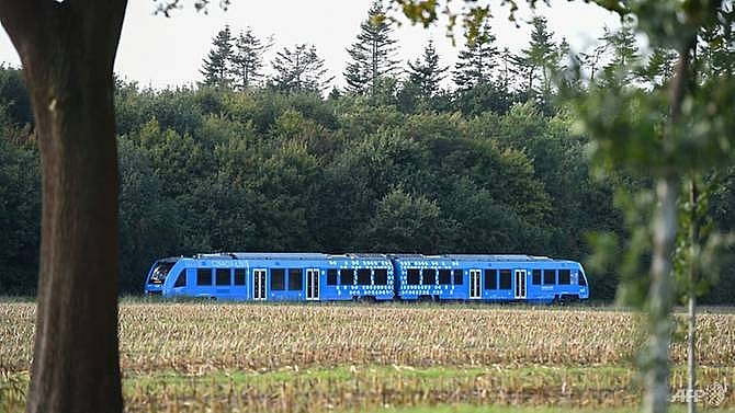 germany rolls out worlds first hydrogen train