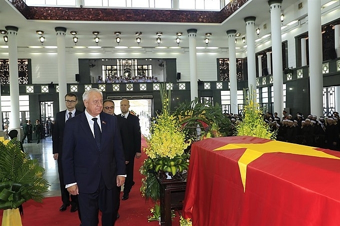 foreign friends pay tribute to late president tran dai quang