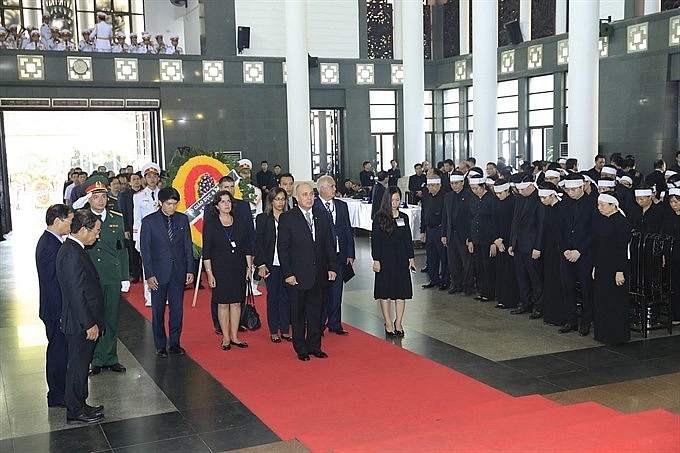 foreign friends pay tribute to late president tran dai quang