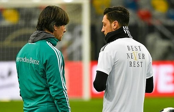 Loew reportedly blocked from meeting Ozil at Arsenal training