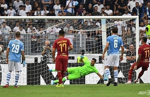 Lukaku sends Inter top after racist abuse at Cagliari