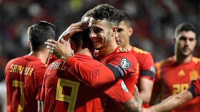 perfect spain and italy close in on euro 2020