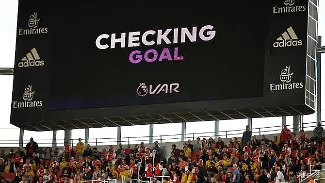 english refs chief admits four var mistakes in premier league