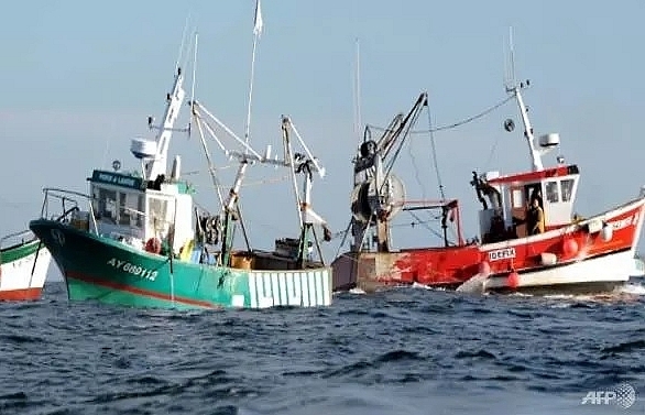 Hard Brexit threat looms over French fishing fleet