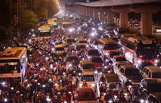 Hanoi plans solutions to increase public transport use