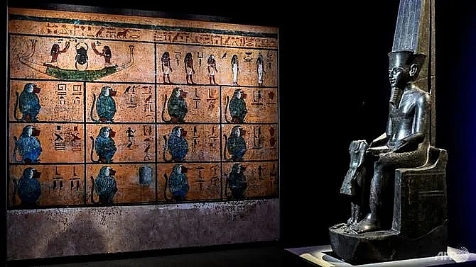 paris tutankhamun show sets new record with 142m visitors
