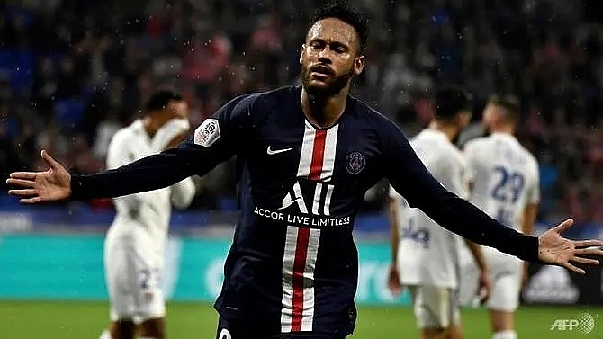 neymar saves psg to send french champions three points clear