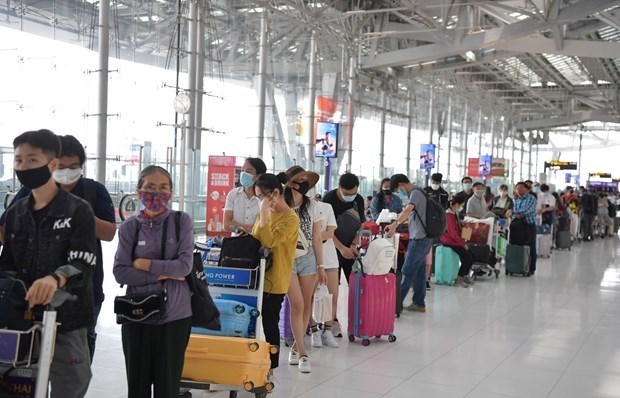 more than 240 vietnamese citizens brought home from philippines