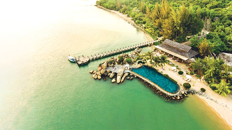 lalya ninh van bay among top 25 vietnamese luxury hotels