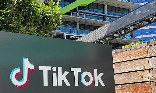 tiktok rejects microsoft buyout offer oracle sole remaining bidder